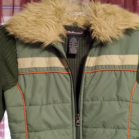 Green jacket with removable faux fur collar - Picture 5 of 9